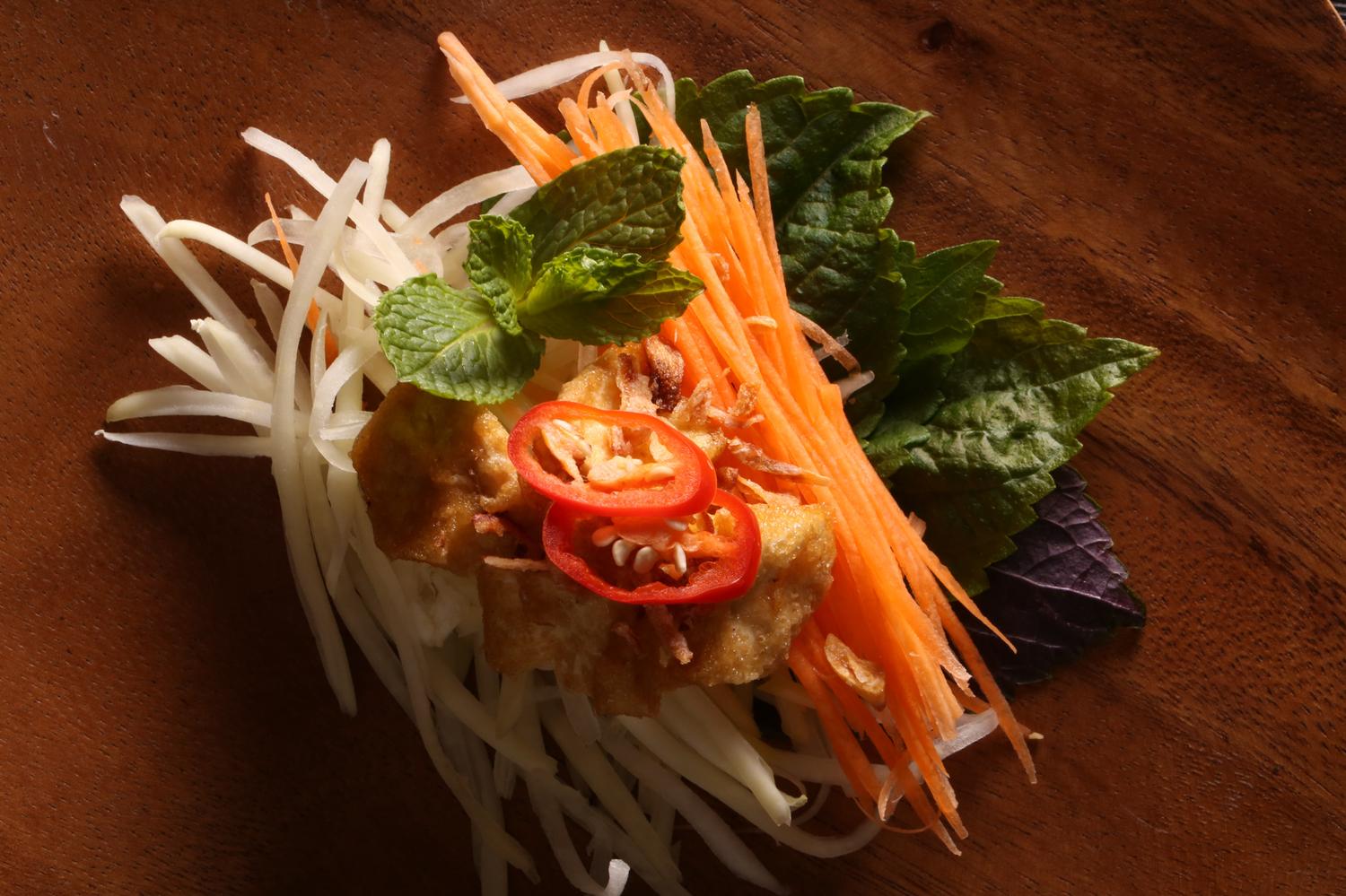 Sliced Beef & Green Mango Vietnamese Exotic Salad