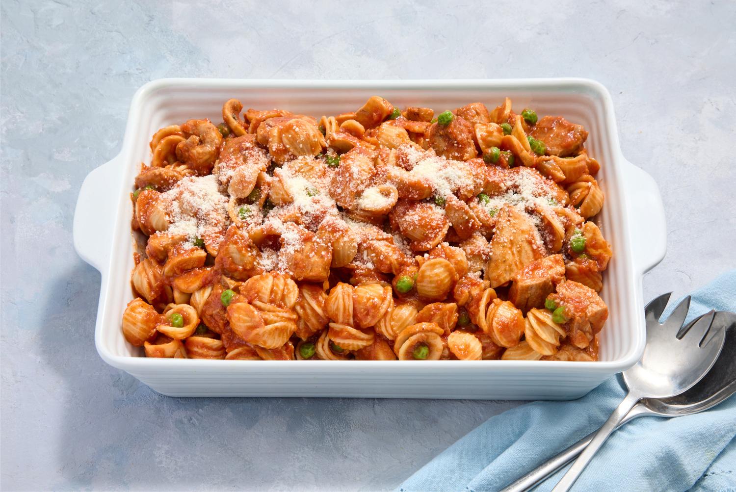 Chicken and Pea Pasta Napolitana (Sharing Tray) 