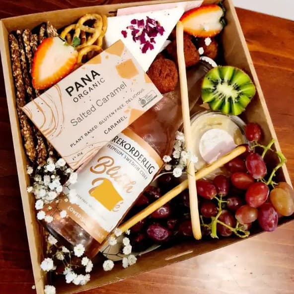 Vegan Gift Box - SMALL