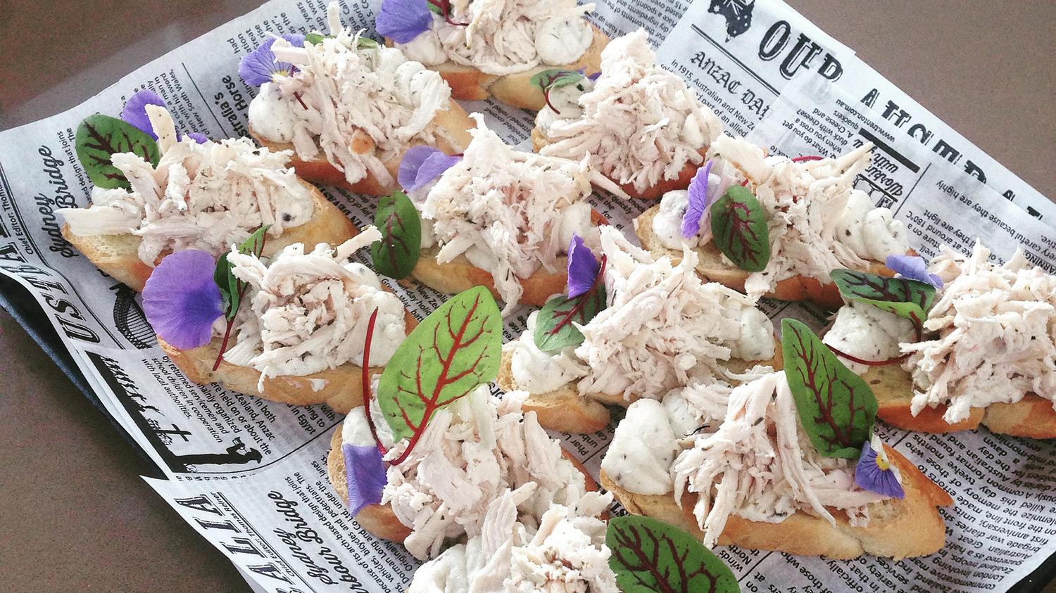 Pulled Chicken Crostini