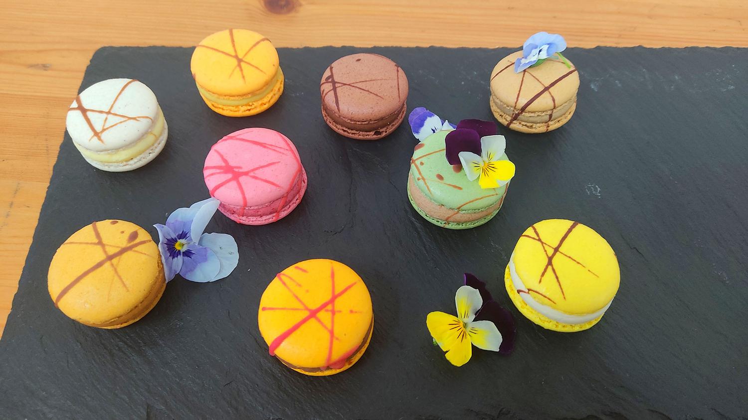 Mini Mix Macarons