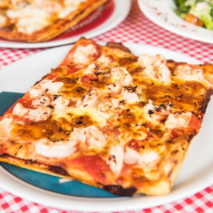 Chili Garlic Prawns Pizza