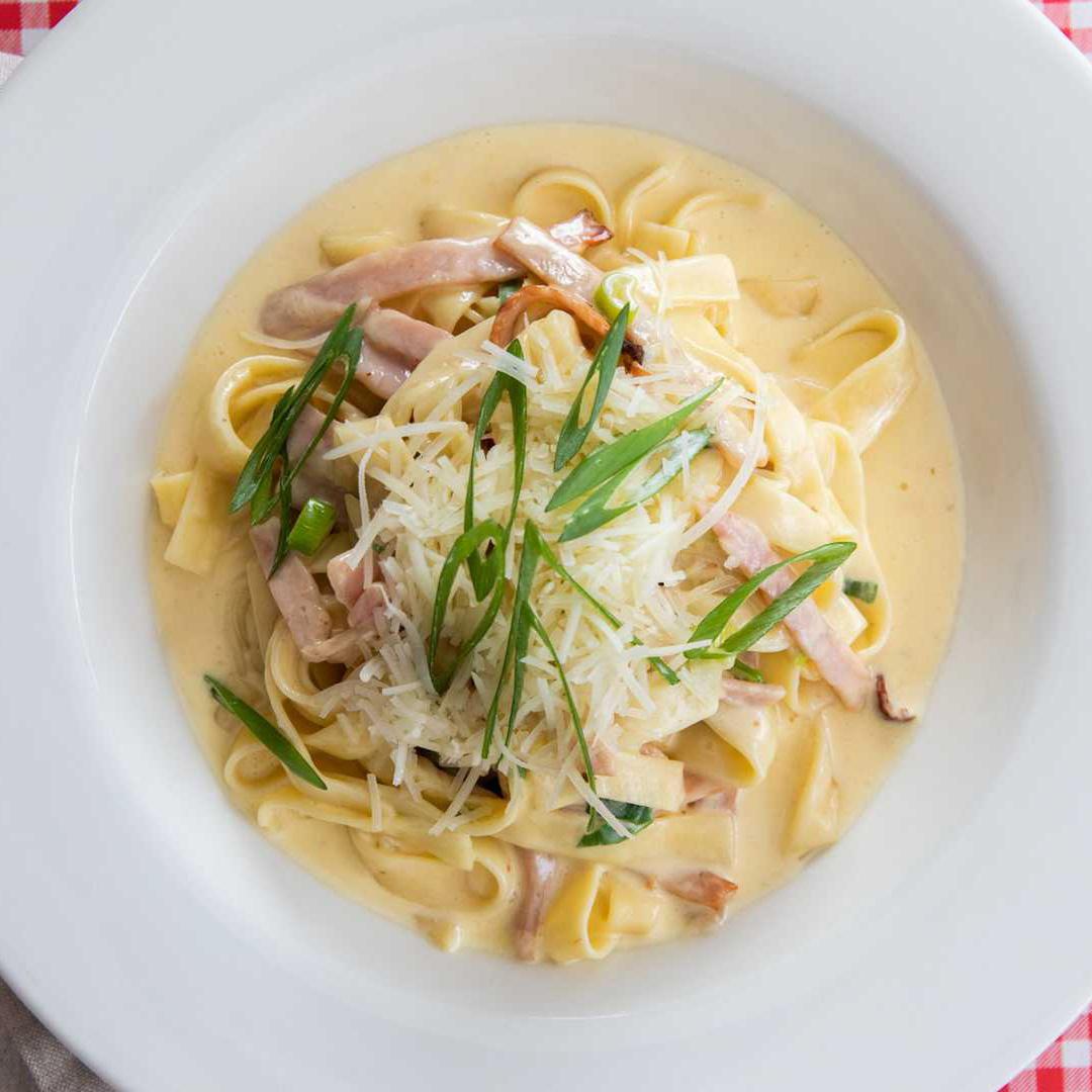 Fettuccini Carbonara (Large Tray)