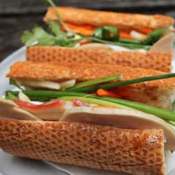 GF Vietnamese Style Lemongrass Chicken Sandwich