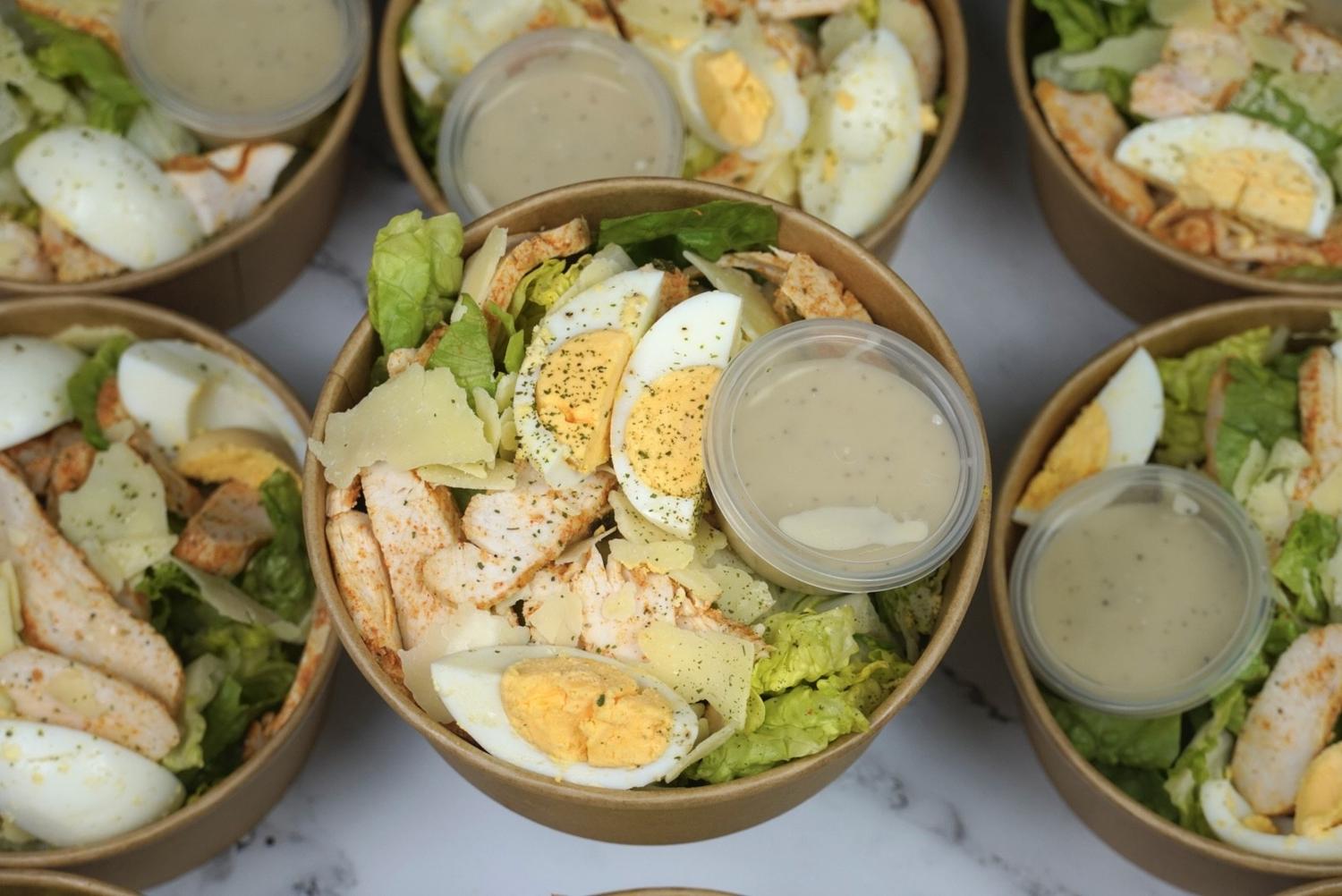Classic Chicken Caesar Salad (750ML)
