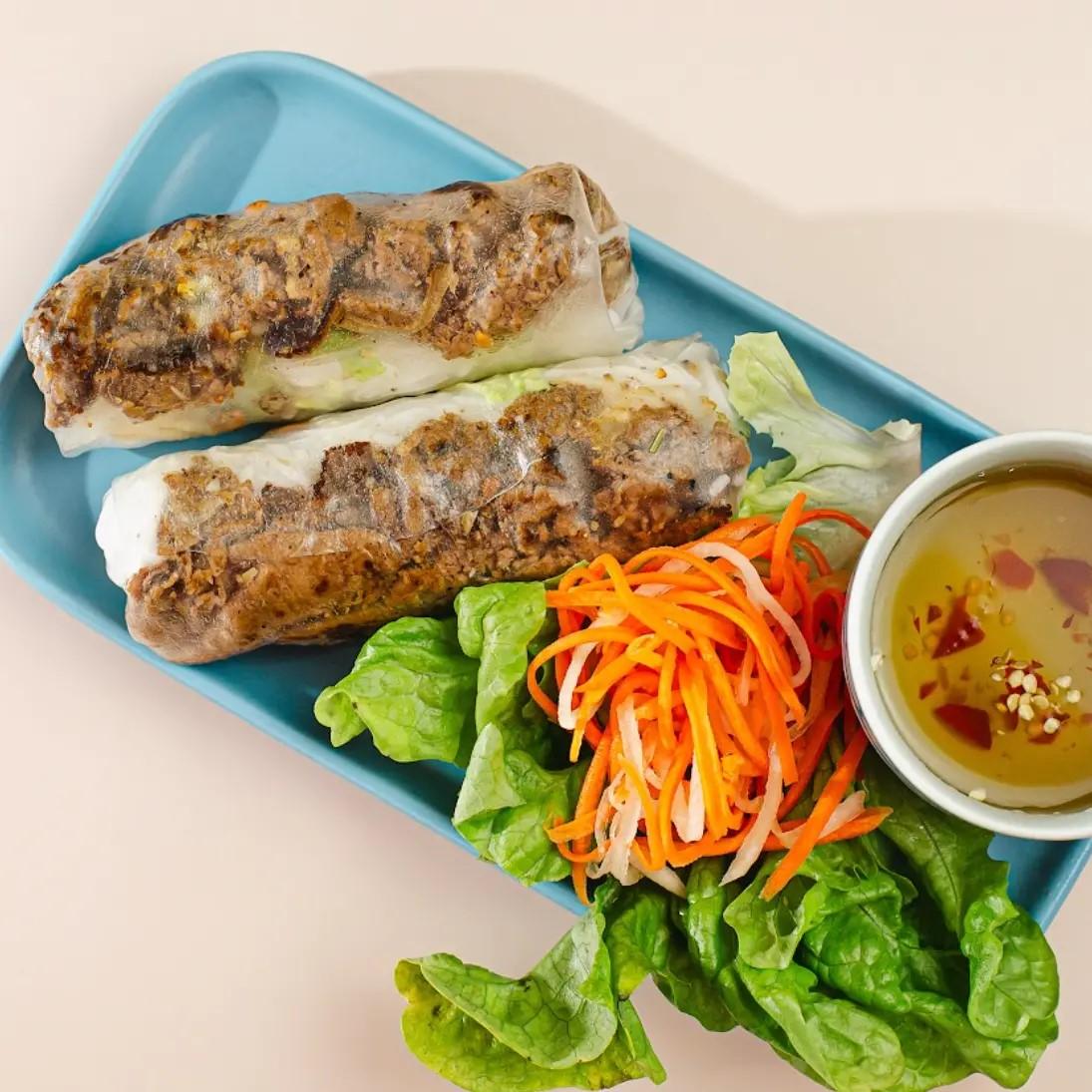 Lemongrass Beef Rice Paper Roll (1 pc)