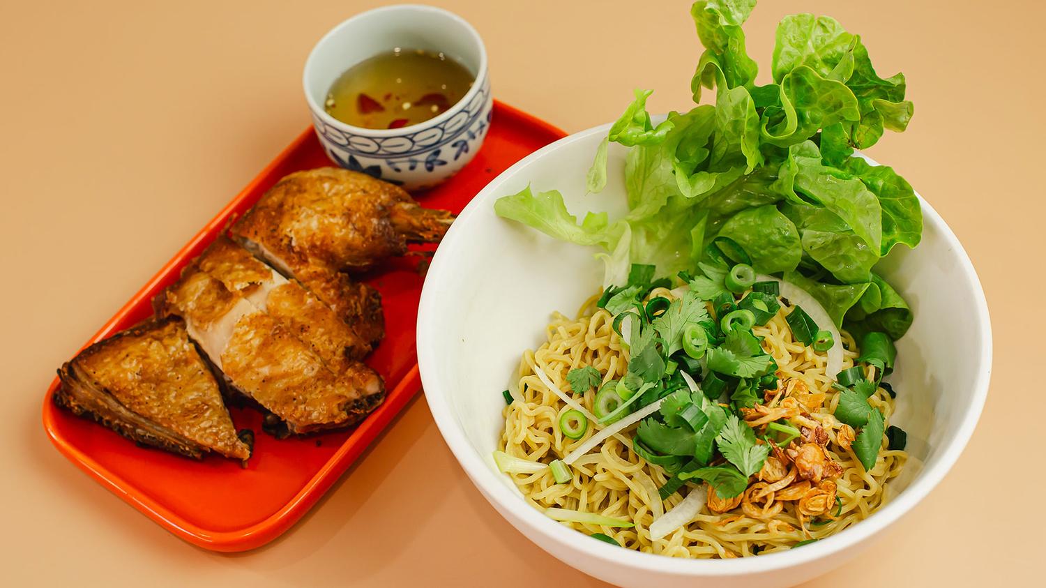 Crispy Chicken Egg Noodle (Dry)