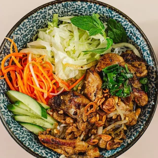 Lemongrass Chicken Vermicelli Noodle Bowl