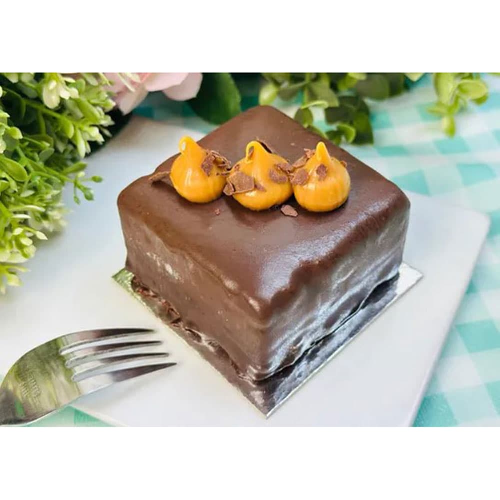 Box of Marz Bar Mud Cake (3 Inch)
