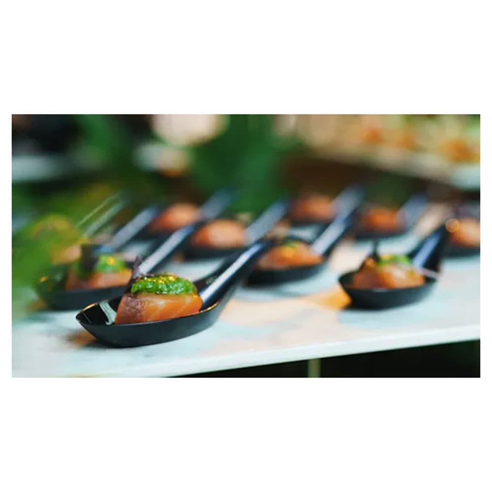 8 Cocktail Canapes (pp) + 1 Substantial