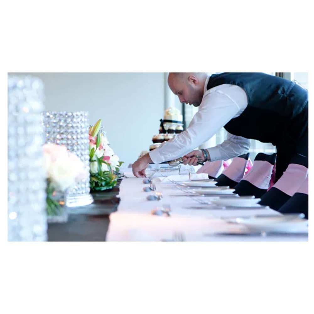 Boardroom Lunch/Dinner (2 Course: Main & Dessert)