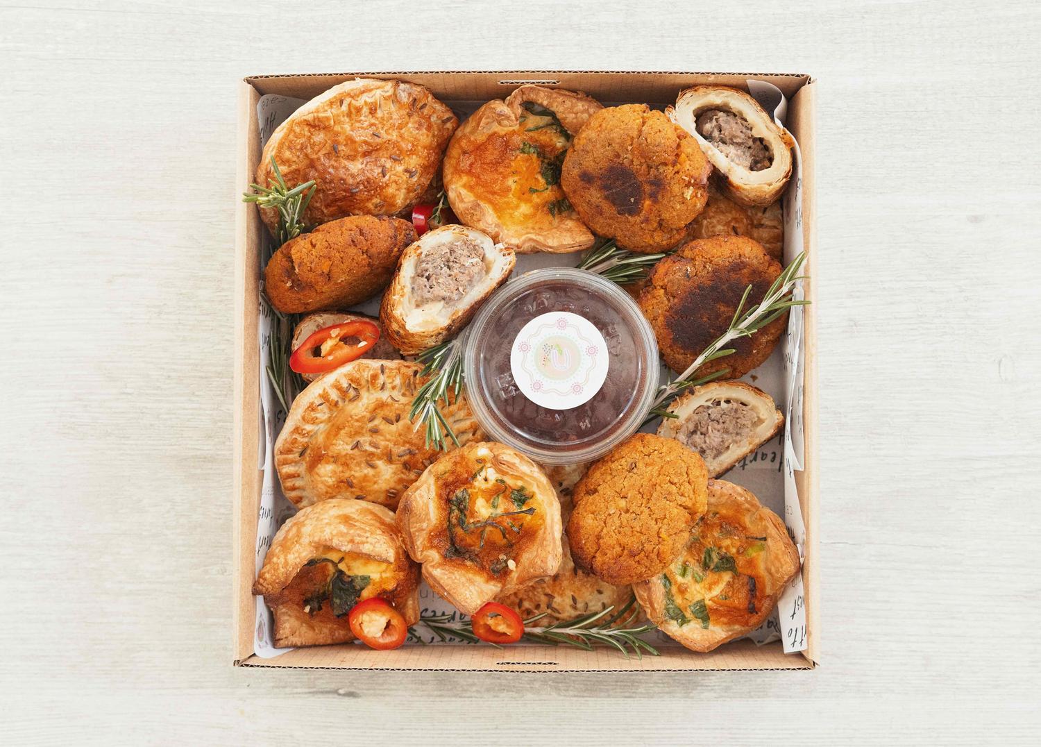 Mixed Savoury Box - Warm (16pcs)