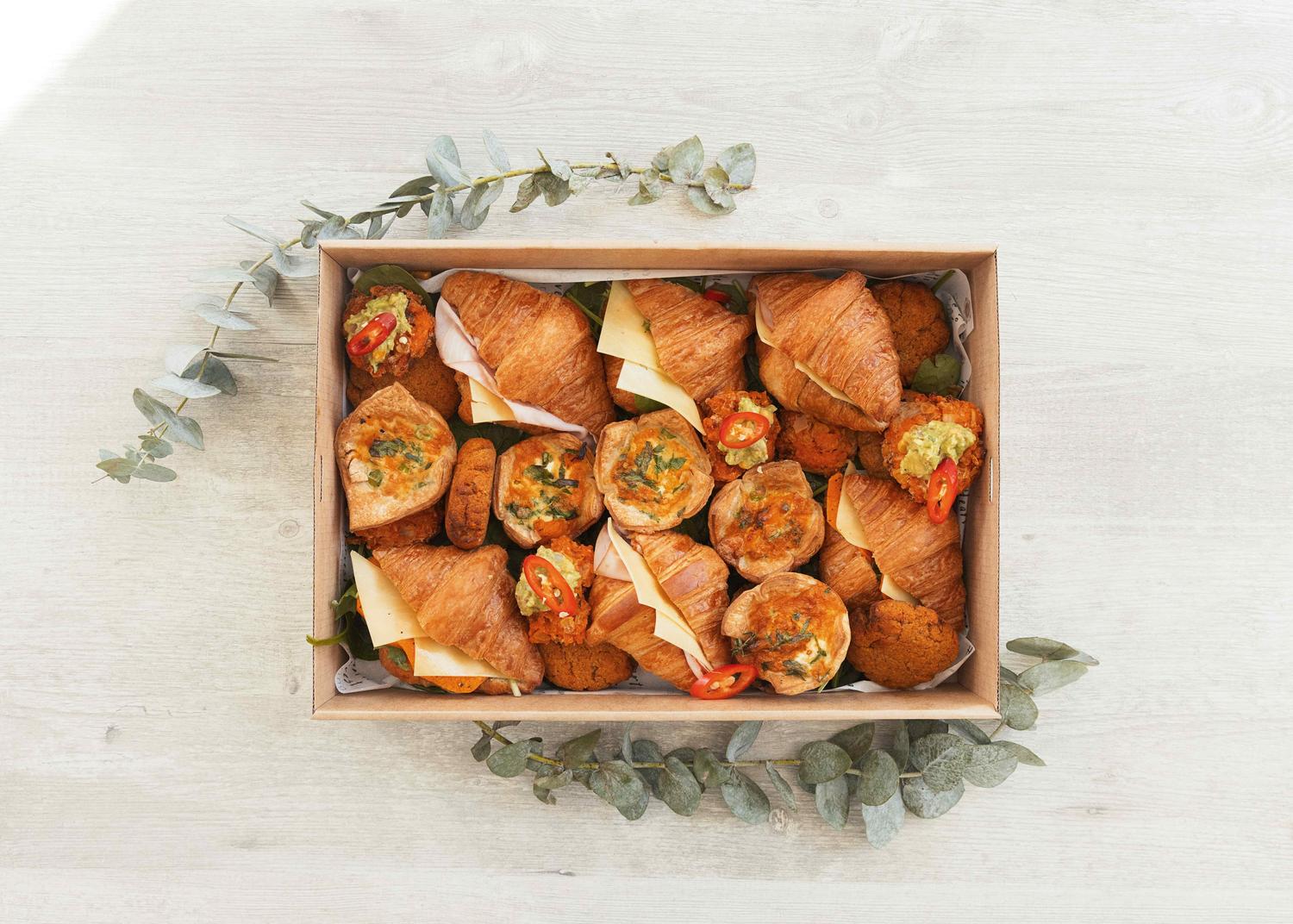Mixed Savoury Box - Cold (24pcs)