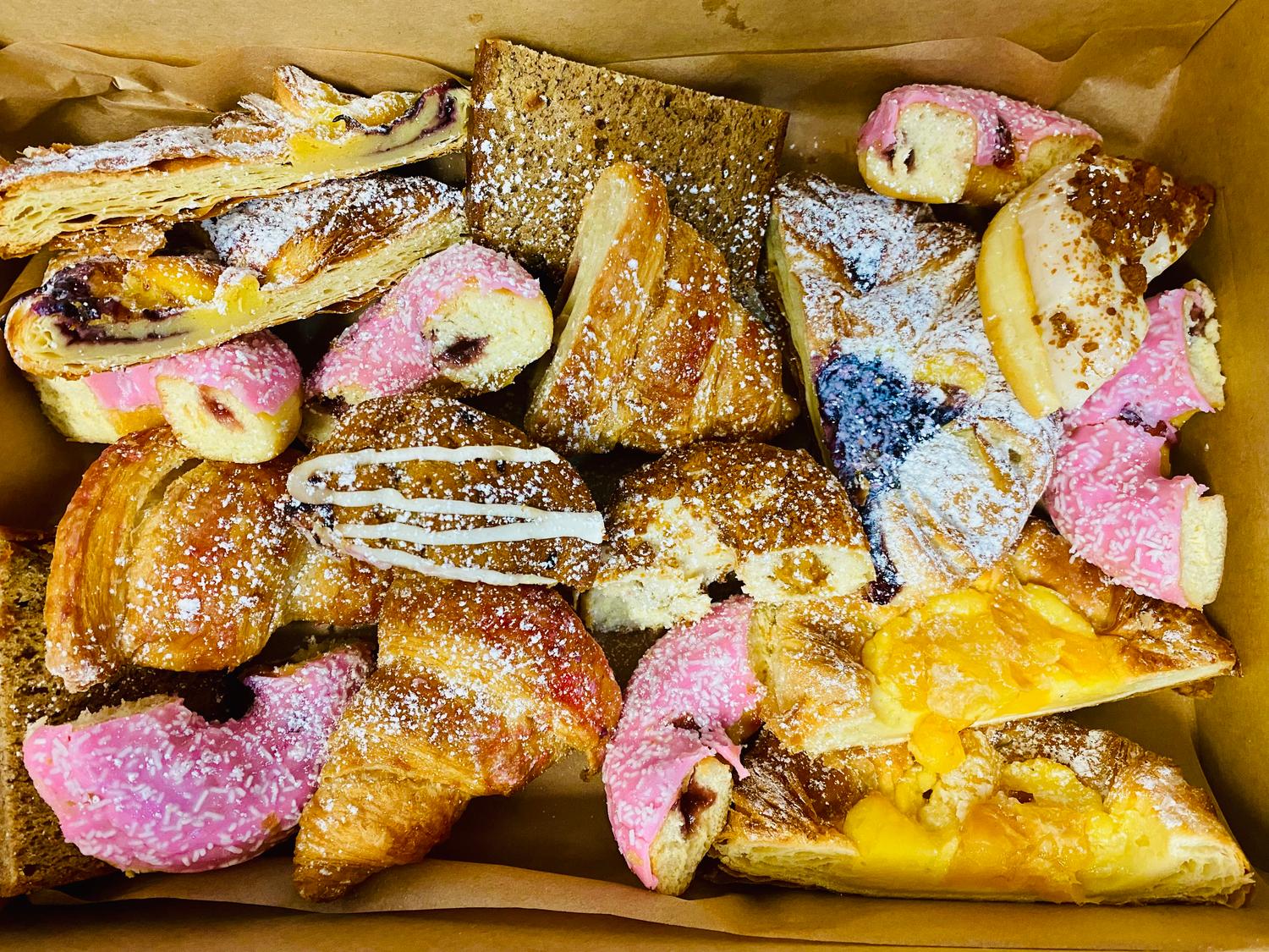 Dessert Bliss (Box of 15 Pieces)