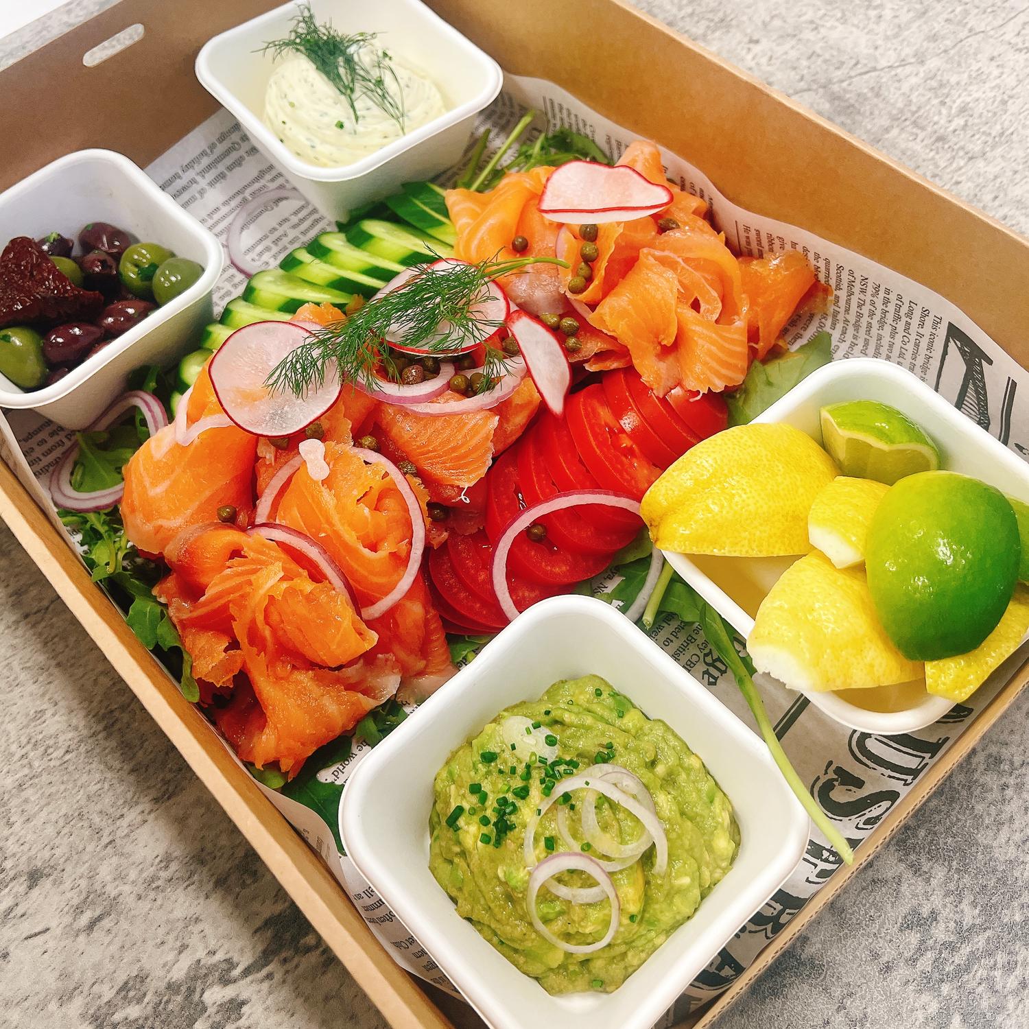 Smoked Salmon Platter (Large)