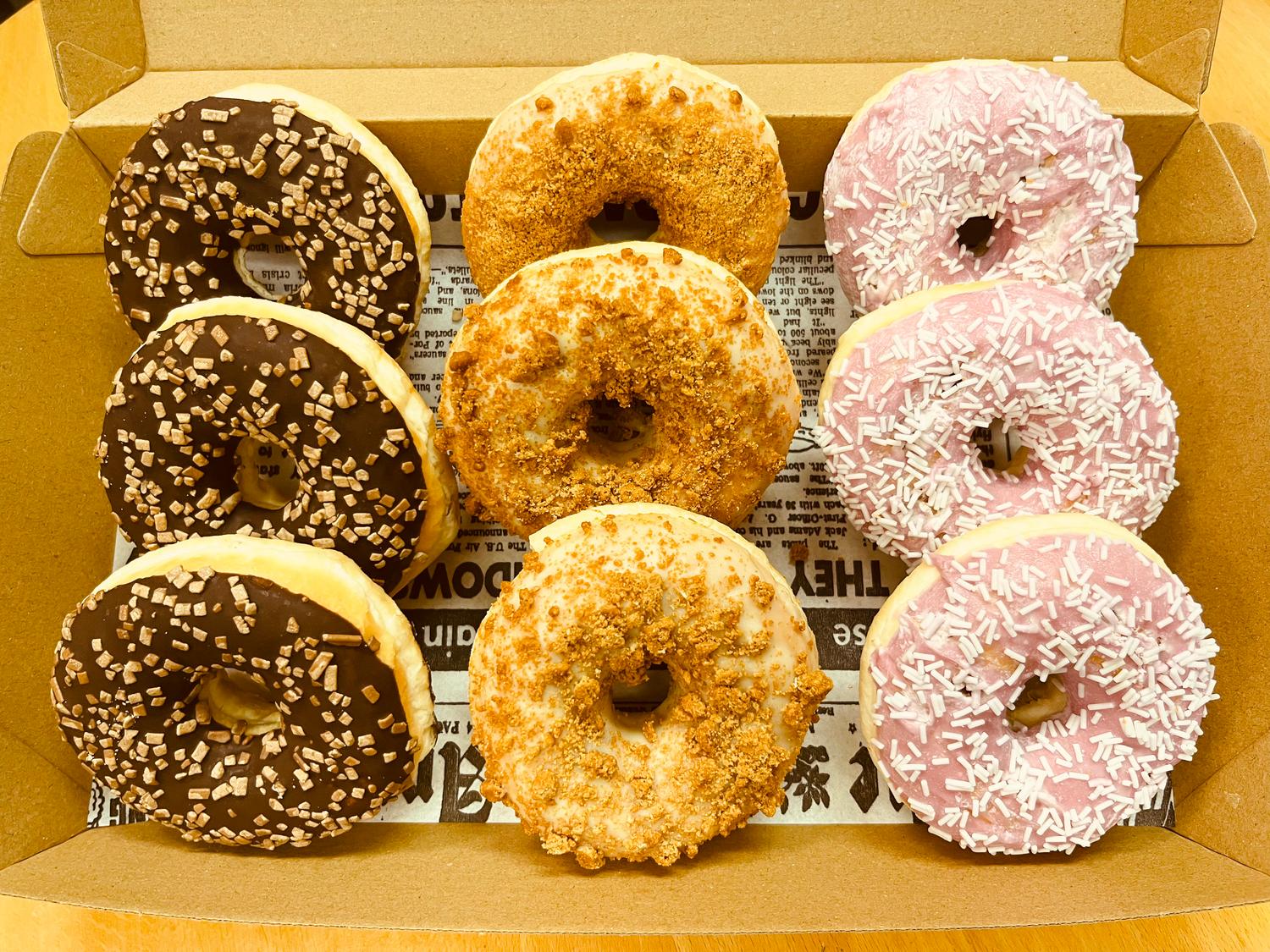 Large Donuts (Box of 9 Pieces)