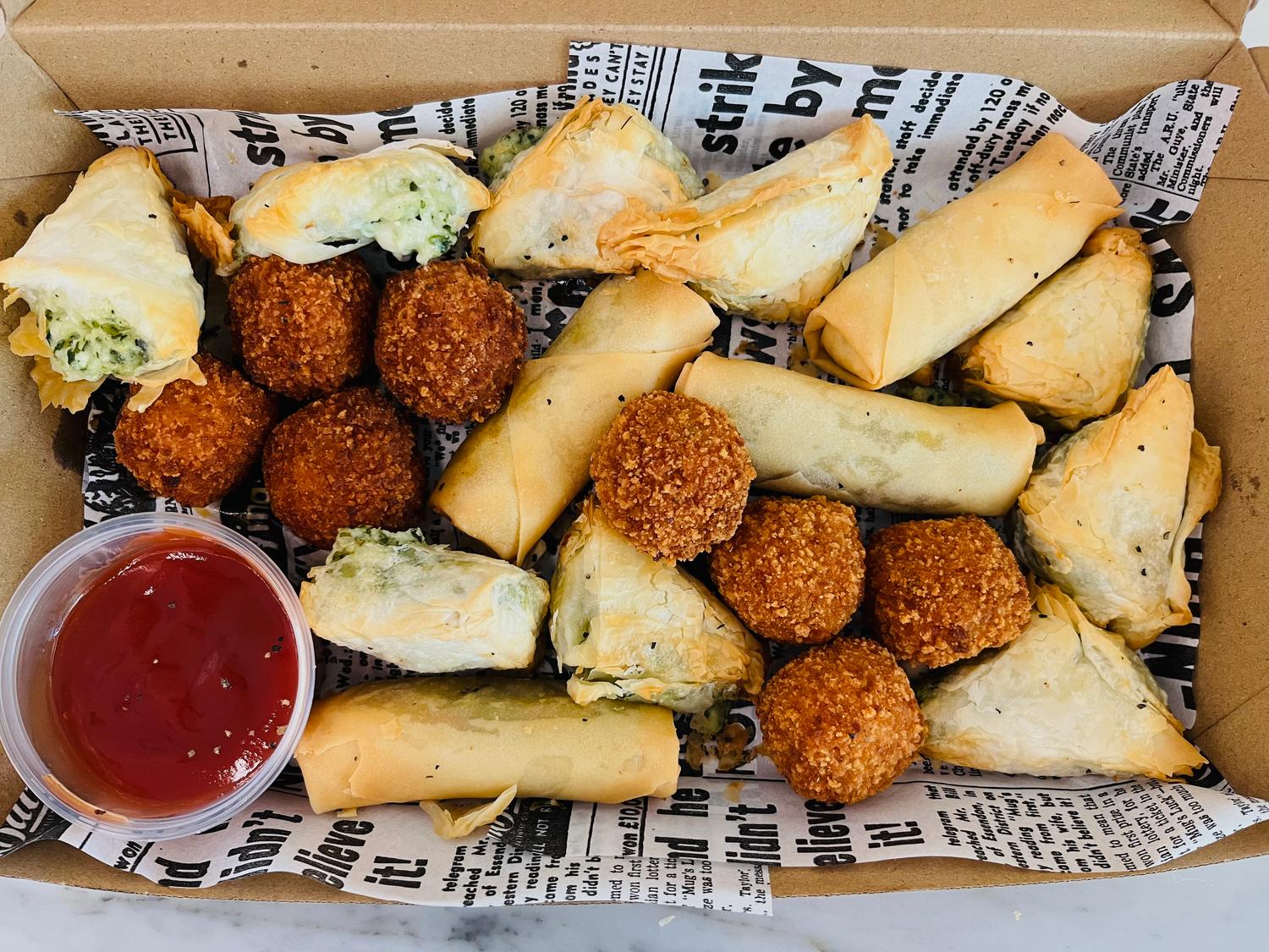 Melbourne Cup Finger Food Box (24pcs)