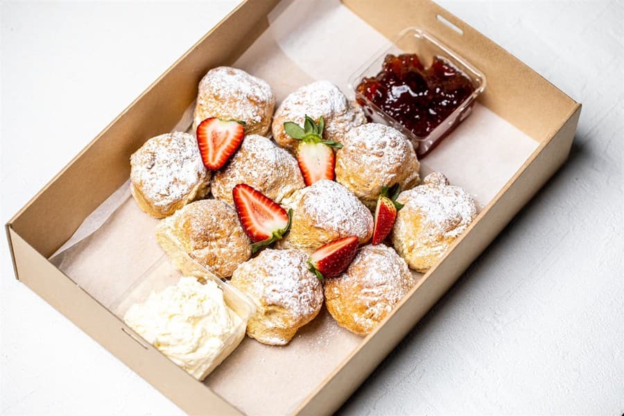 English Scones with Cream & Jam Box (6pcs)