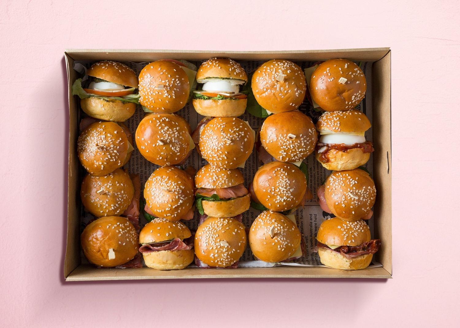Bacon & Egg Brioche Buns w Relish Box (6pcs)