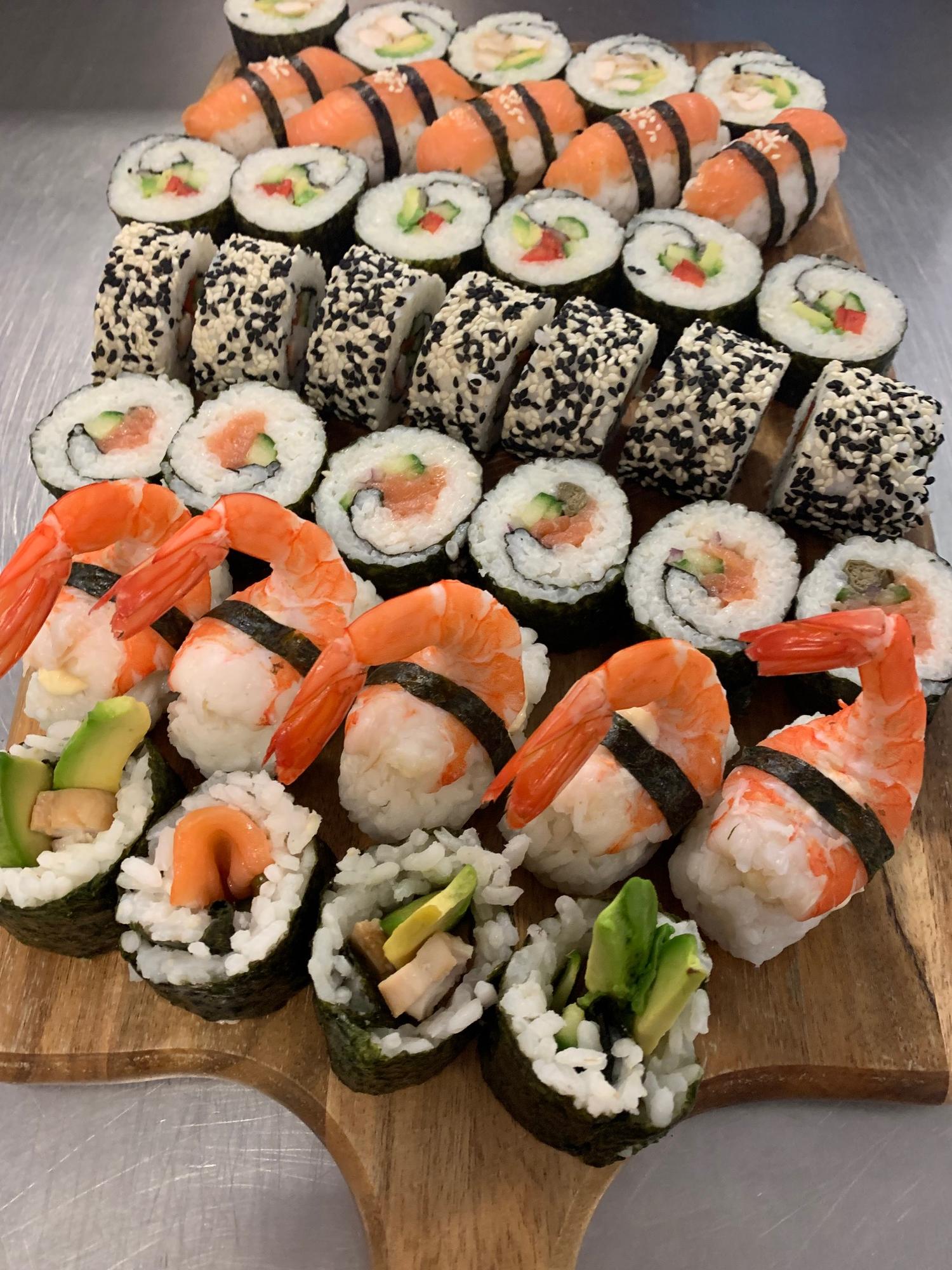 Assorted Fresh Sushi (30 Pieces)