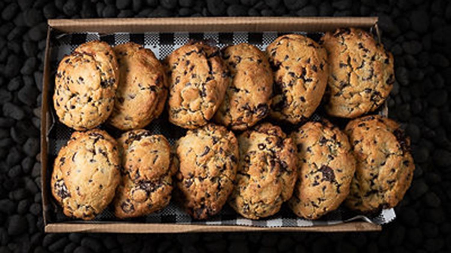 Chunky Choc Chip Cookies (12 Pieces)