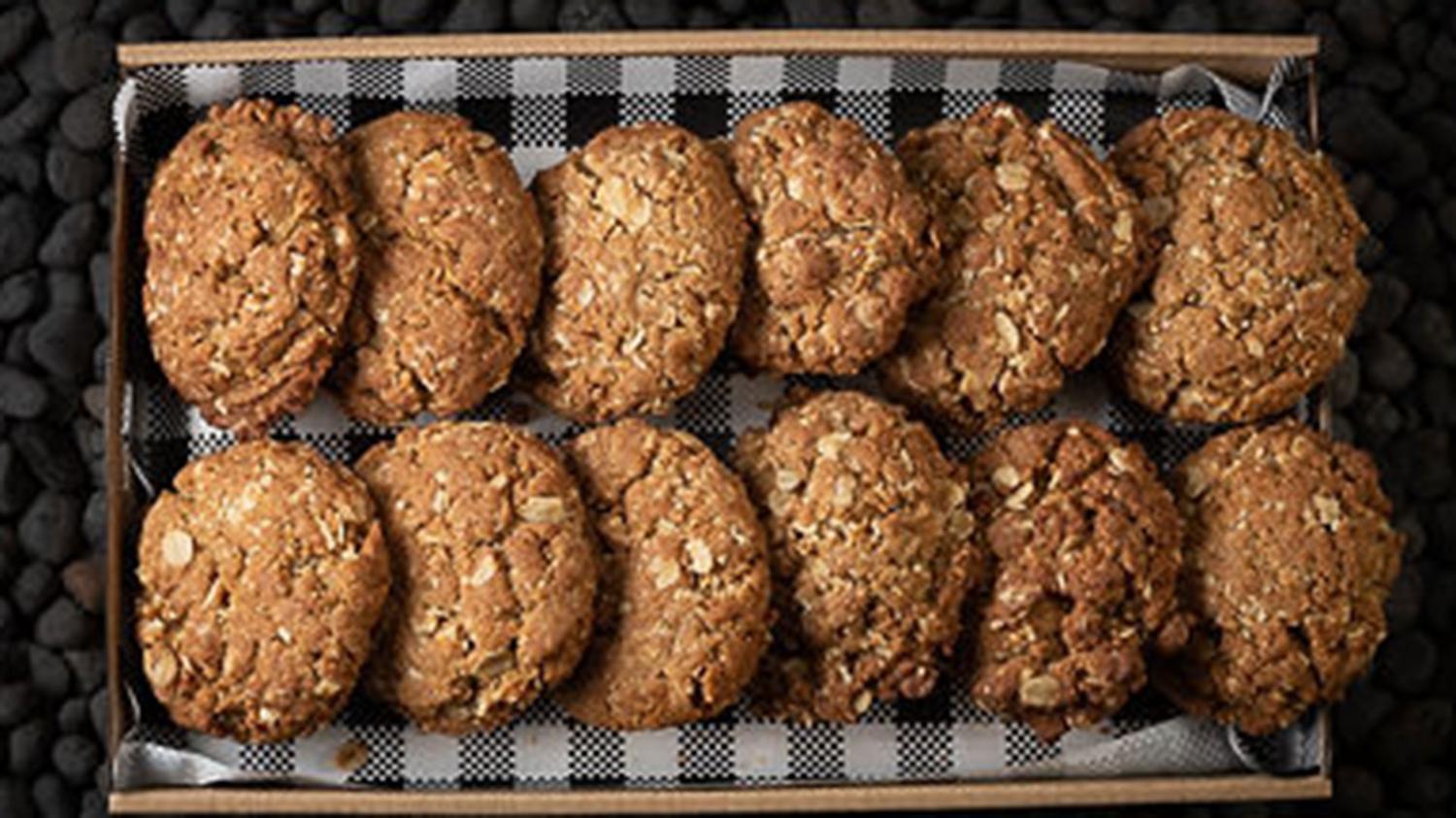 Traditional ANZAC Cookies (12 Pieces)