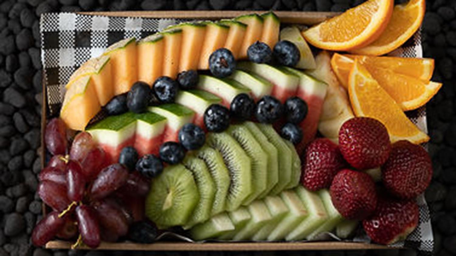 Assorted Seasonal Fruits (Medium Box)