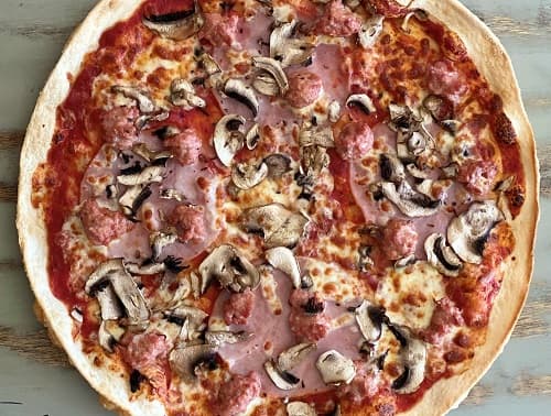Capricciosa Pizza