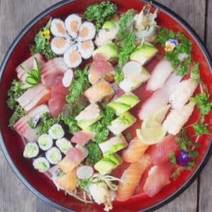 Zushi Deluxe (Platter of 46 Pieces)