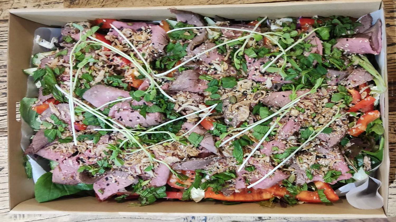 Rare Roasted Beef Prem Salad (Med Platter for 5)