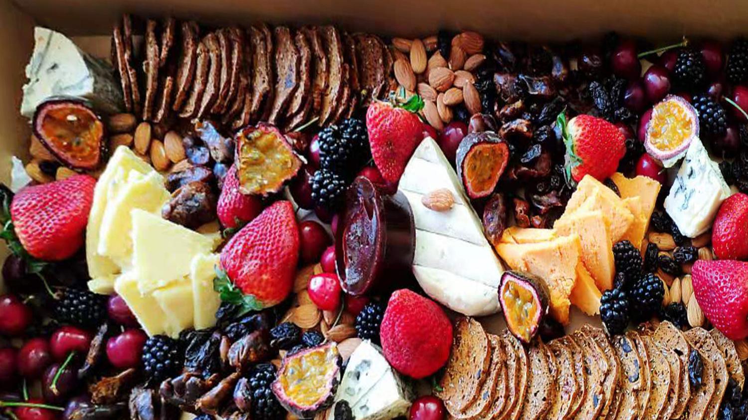 Mixed Cheese Platter (Medium Platter for 5)
