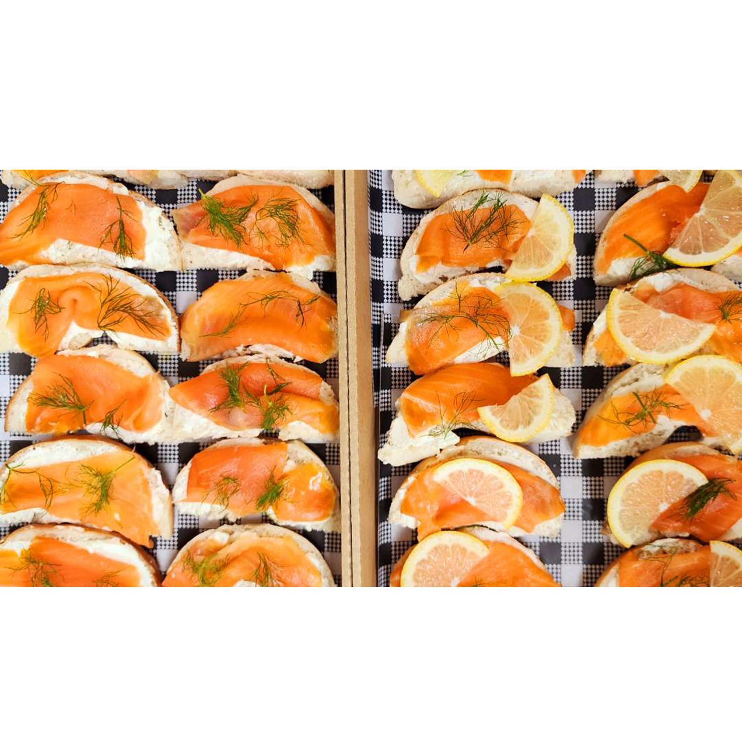 Smoked Salmon on Mini Bagel Moon (Whole Bagel)