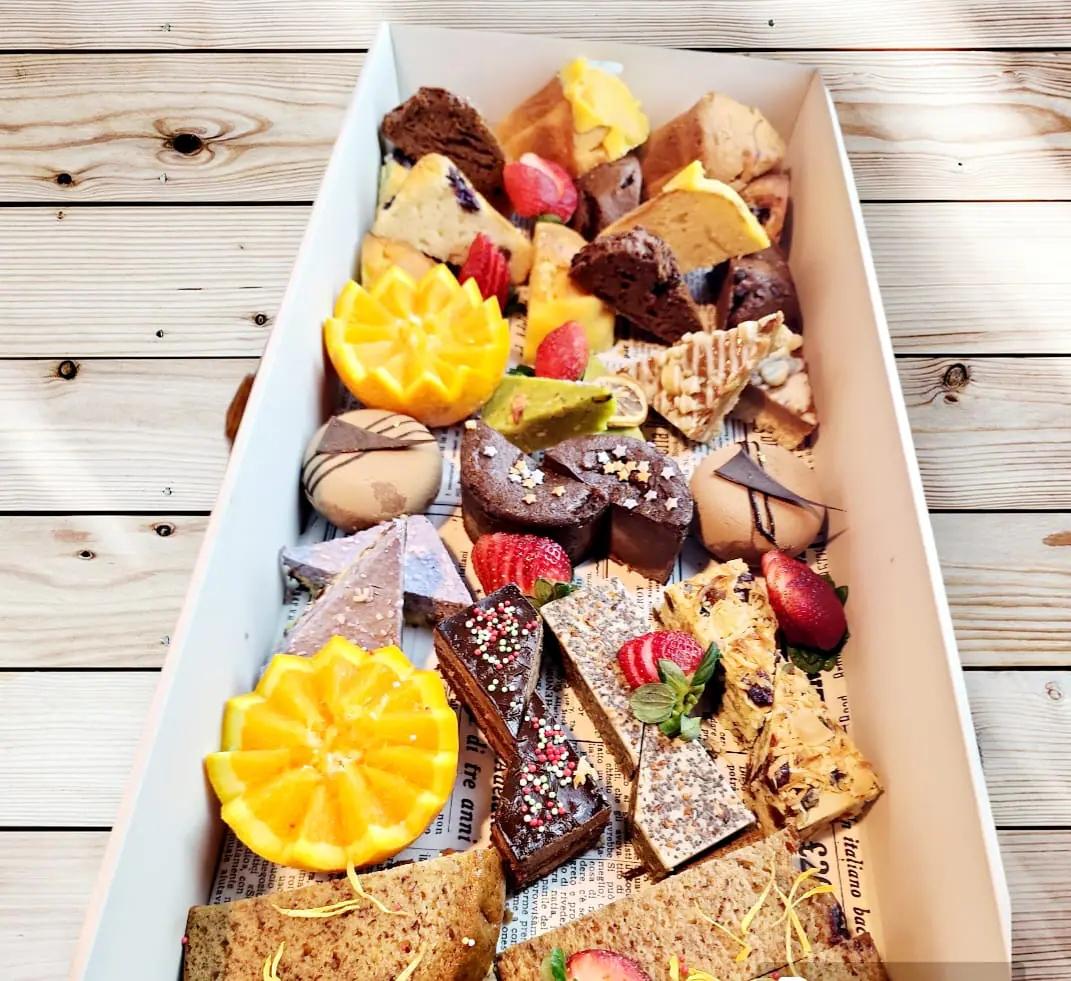 Signature Sweets Box (20Pcs)
