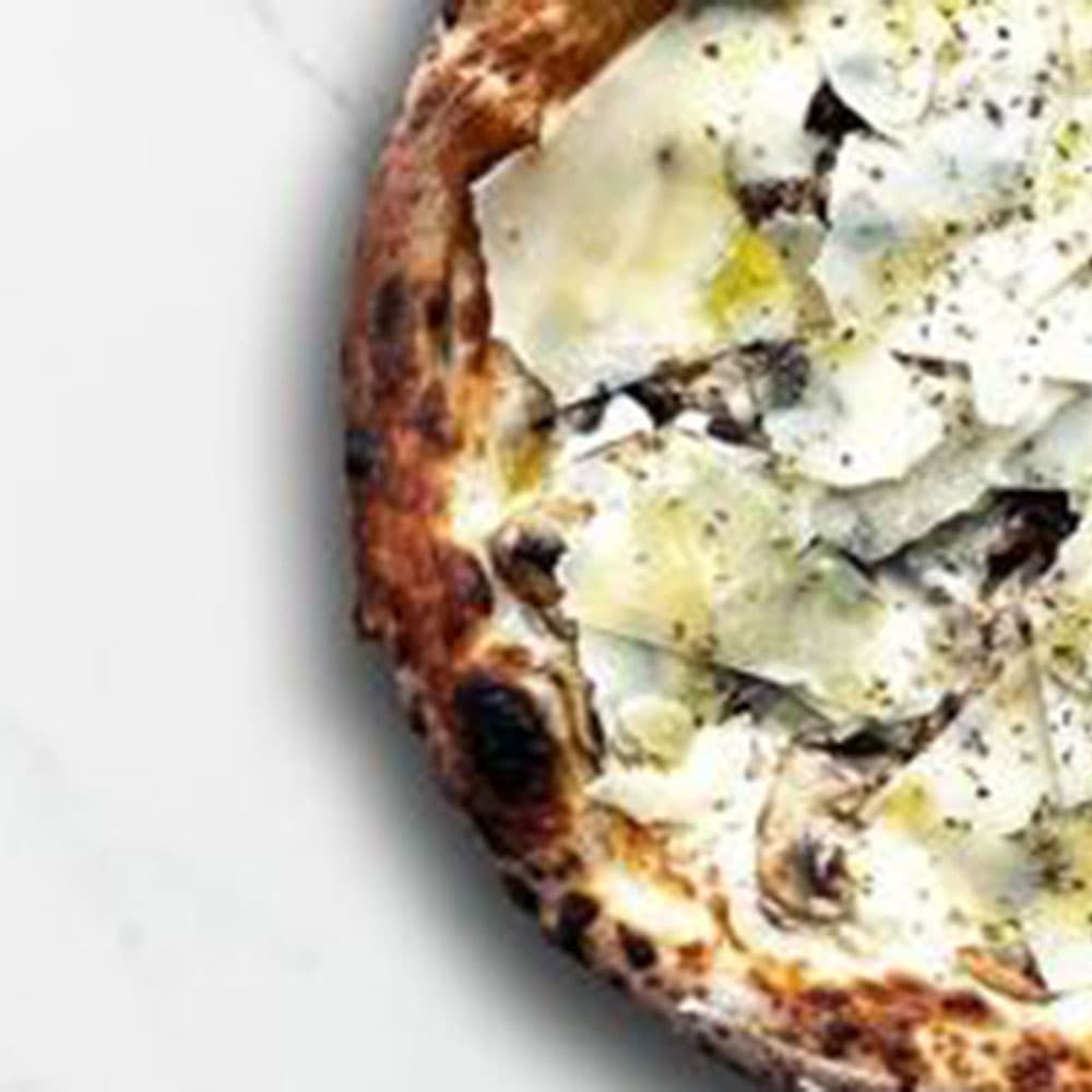 Classic Magic Funghi Pizza Bianca (12 Inches)