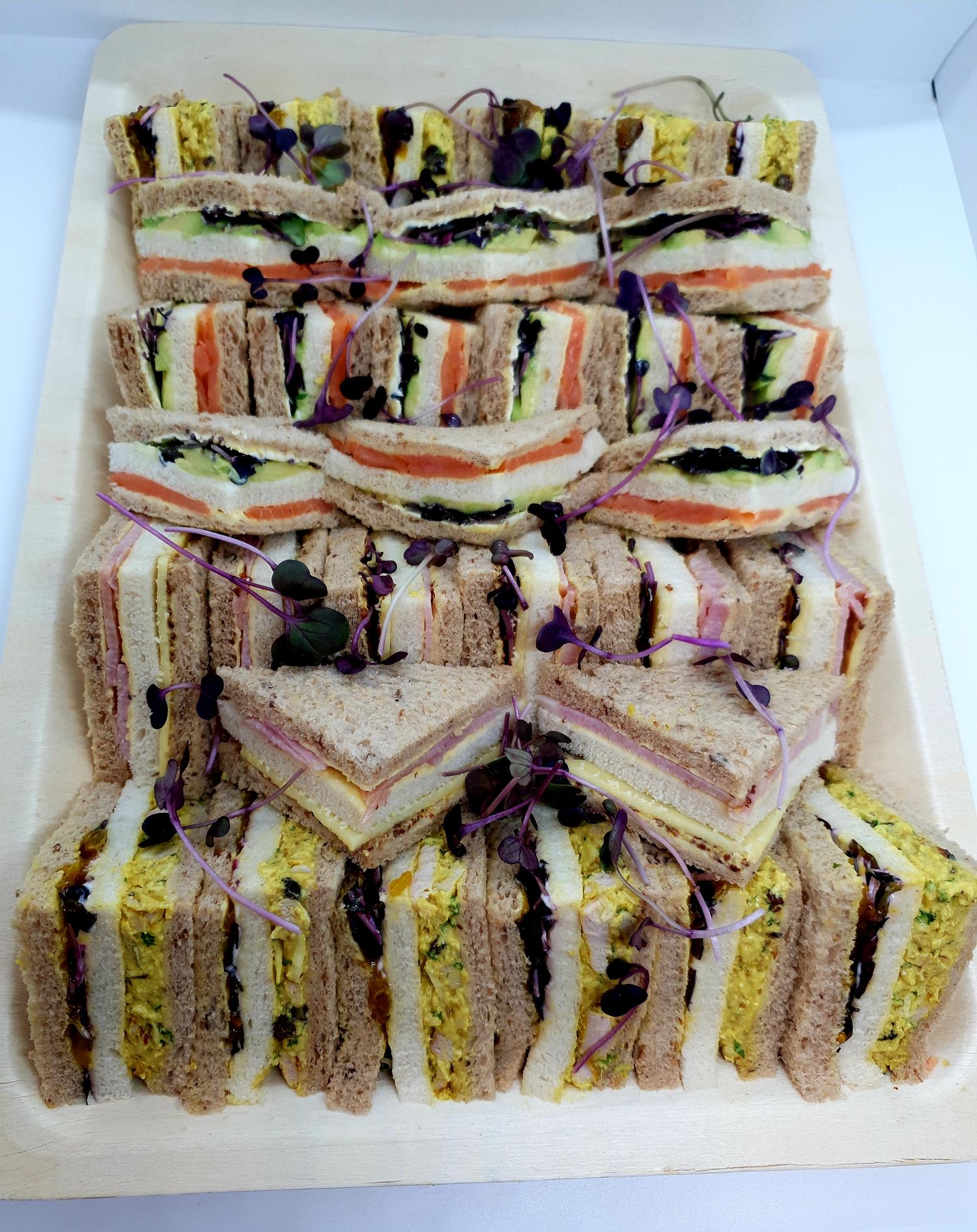 Club Sandwich w Beef & Horseradish (Triangle Cut)