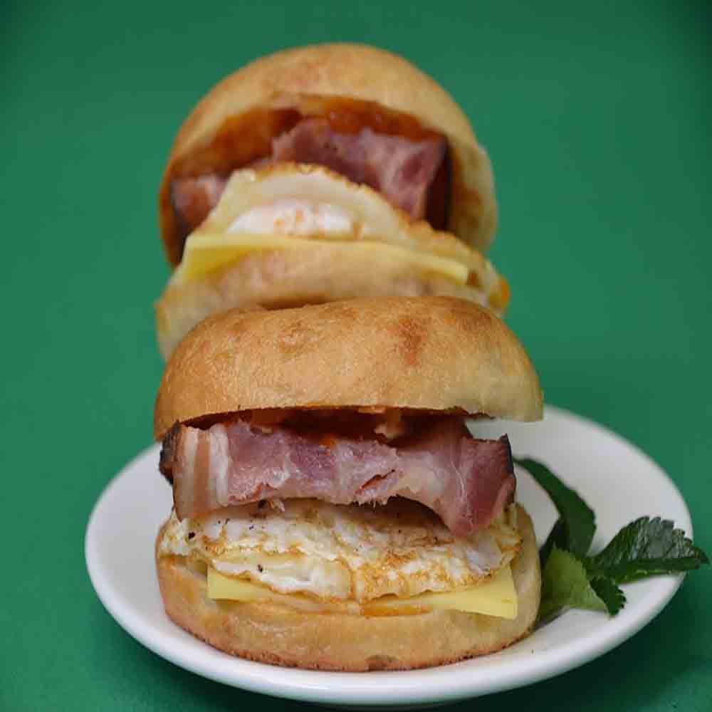 NY Bagel w/ Bacon, Fried Egg, Cheddar, Chutney