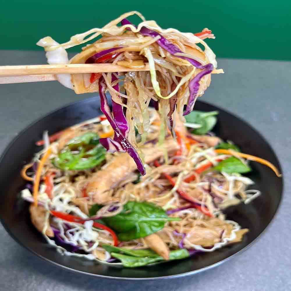 Chicken See Ew Noodle Salad Bowl (750gm)