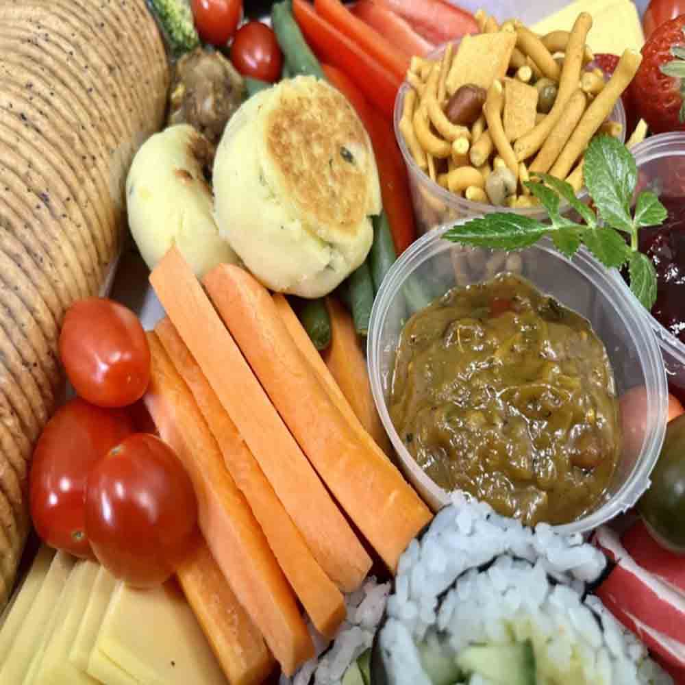 Vegan Nibbles Box with Wooden Knives