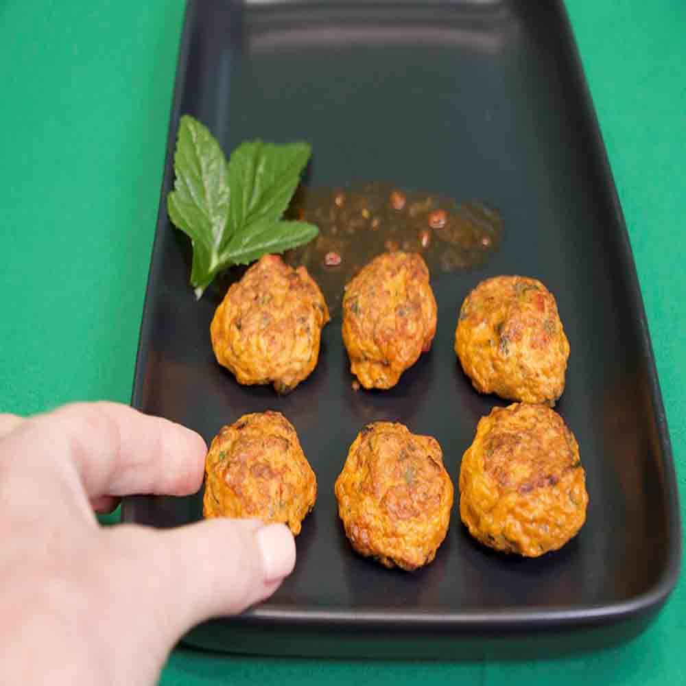 Spiced Prawn Cakes with Sriracha Mayonnaise