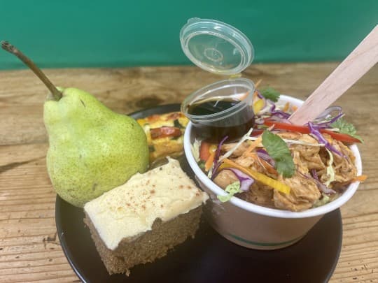 Menu 5 Thai See Ew Noodle Salad