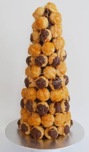 Croquembouche (30 Profiteroles)