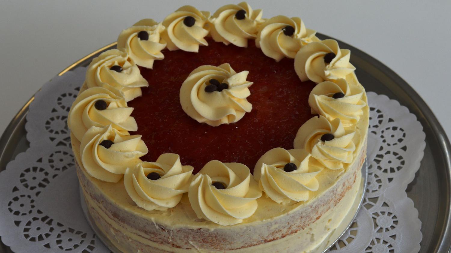 Victoria Sponge Cake (8 Inches for 12)