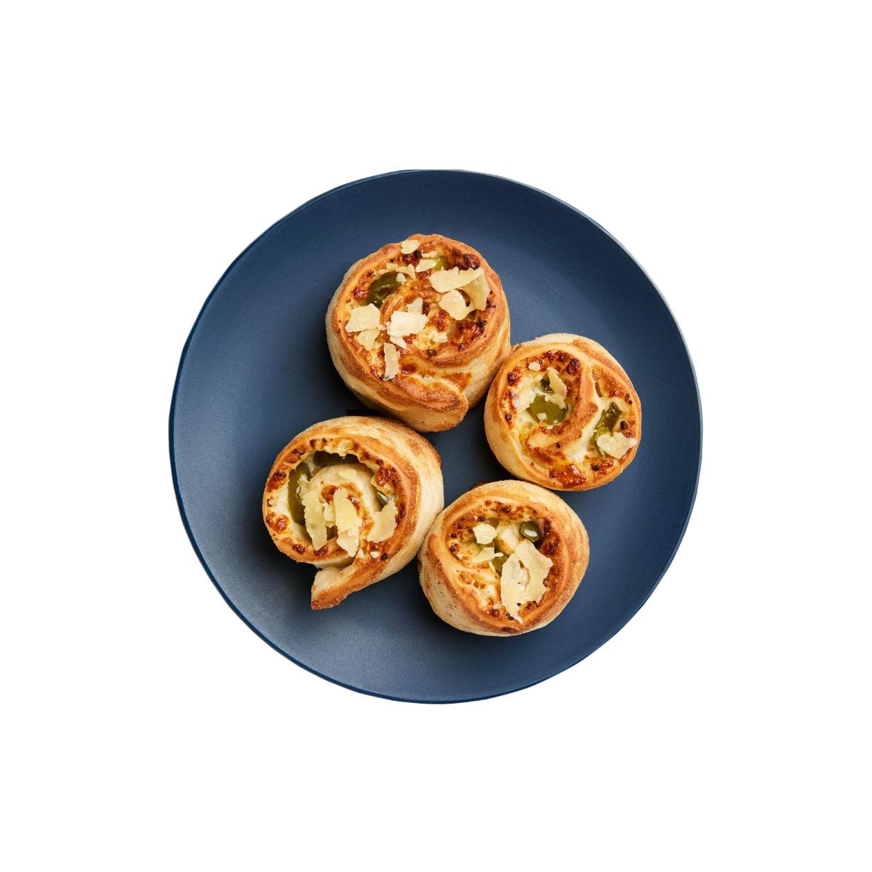Cheesy Jalapeno Scrolls (4 Pieces)