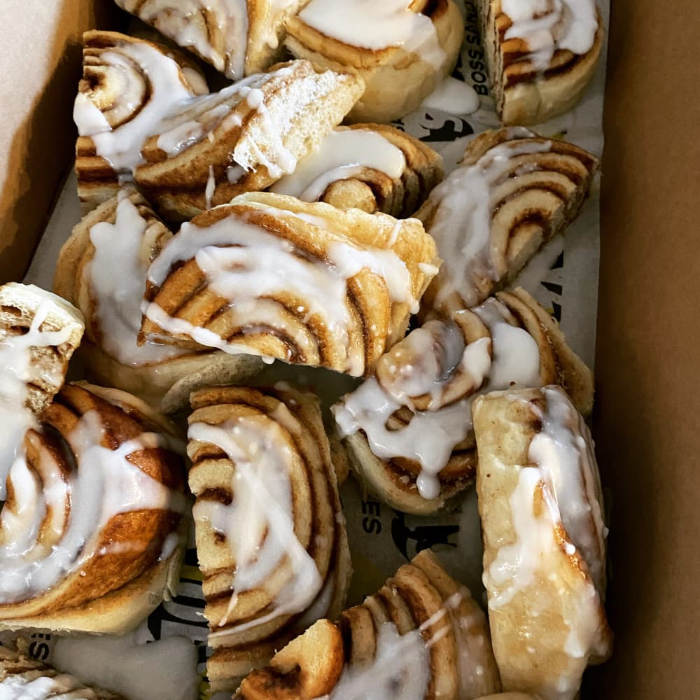 Cinnamon Scrolls Box (16 Halves)