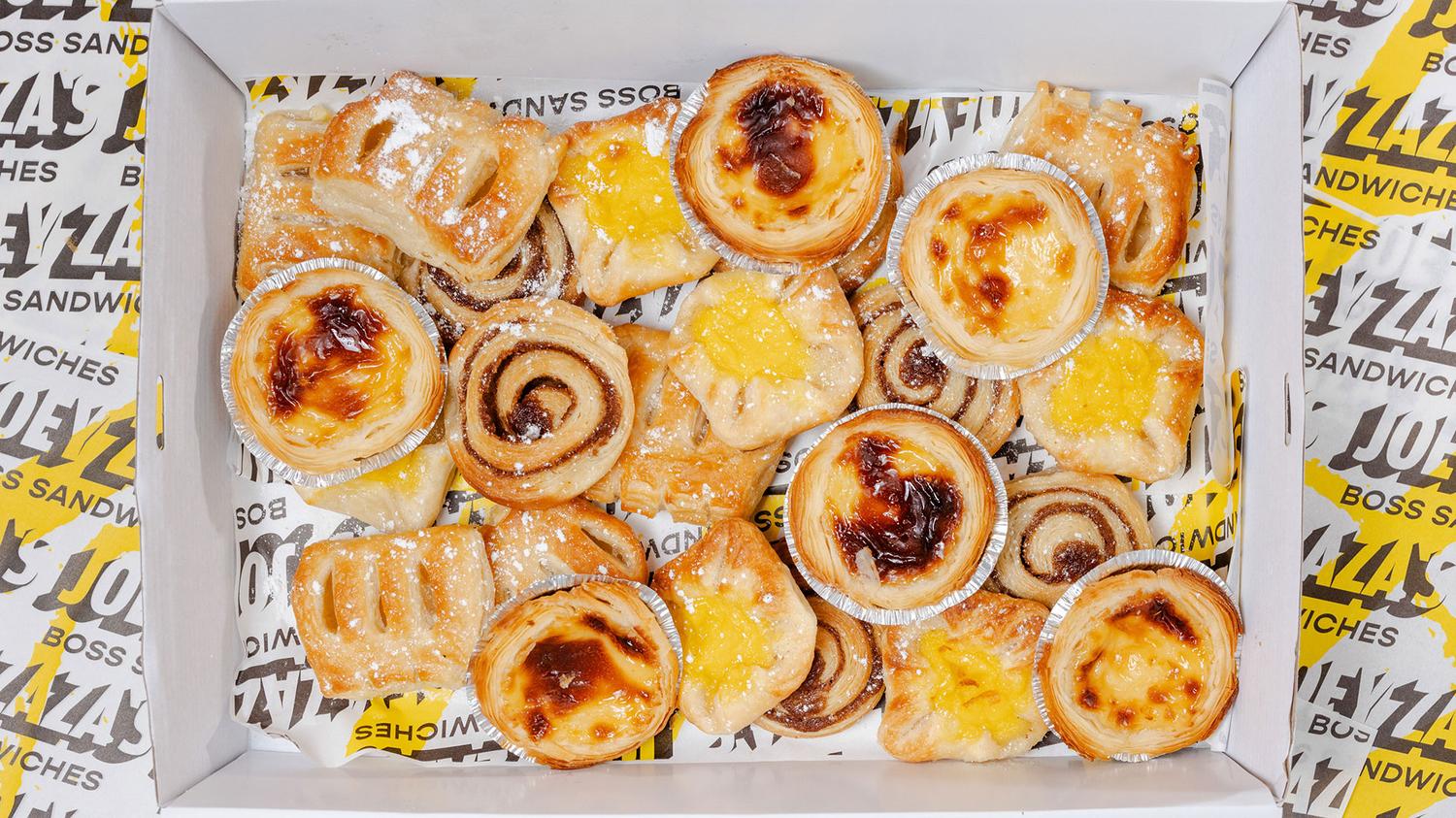 Mixed Pastries Box - Consigliere (16 Pieces)