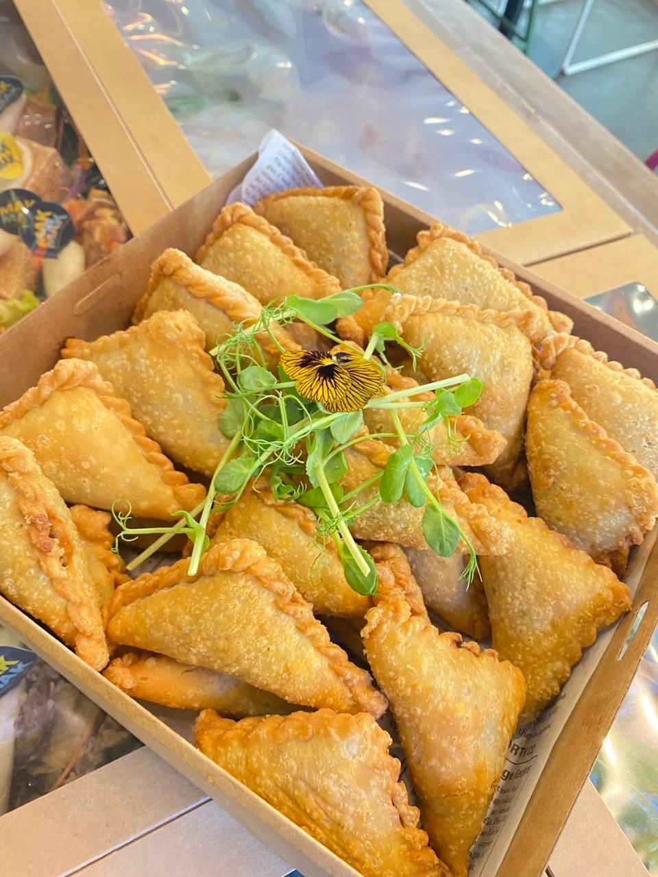 Vegetarian Curry Puffs (Box of 16)