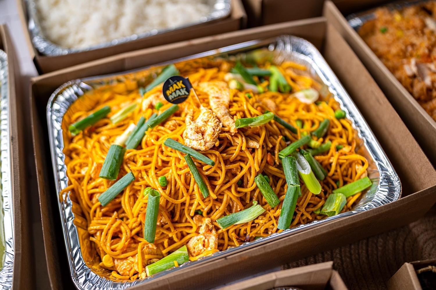 Mee Goreng Platter( Medium)
