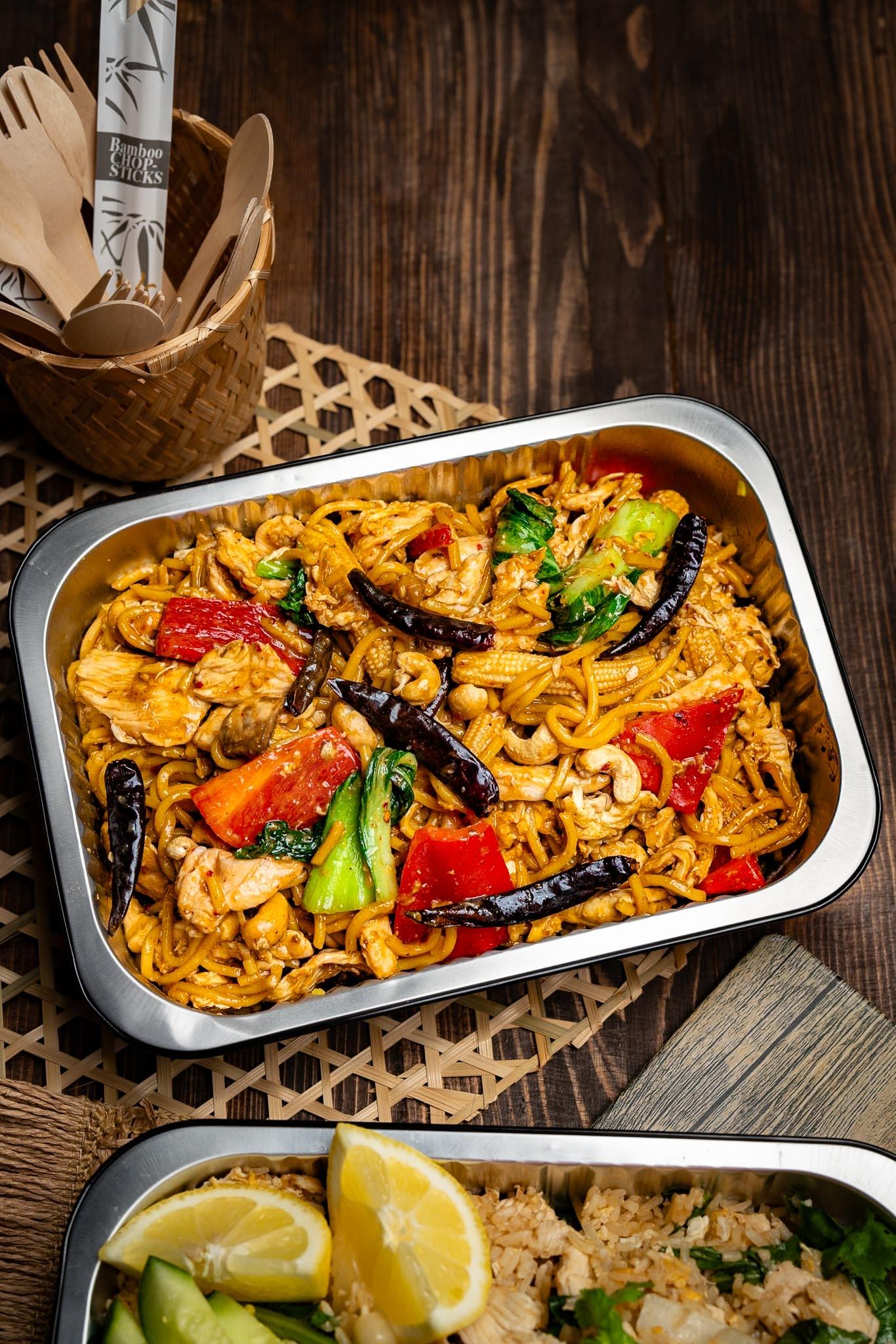 Egg Noodle Chilli Jam Stir Fried Buffet (Large)