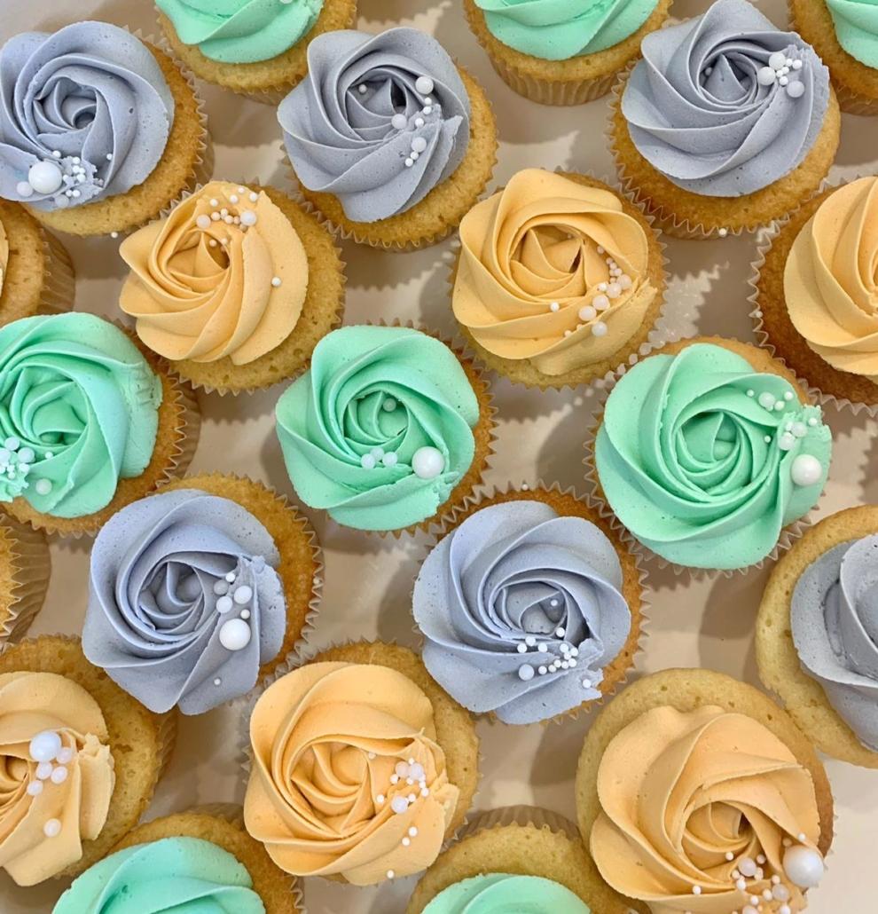 REGULAR: Rose Swirl Cupcakes (6 Pack)
