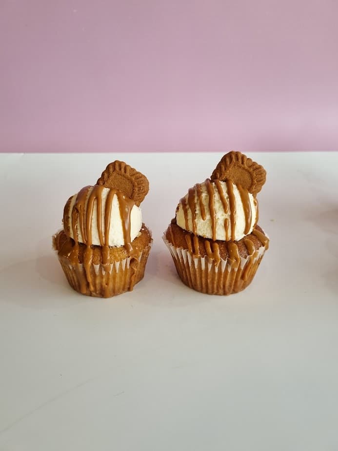 VEGAN: Biscoff Cupcakes (6 Pack)